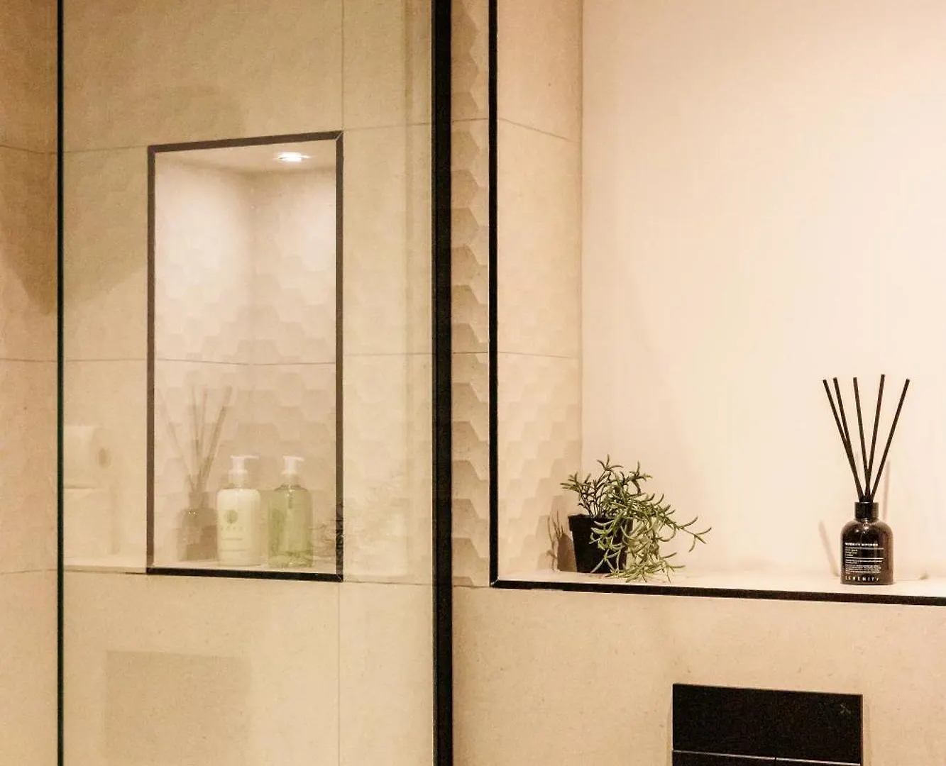 アパート Modern, Comfy Town Centre Gem, Near Beach, Parking ボーンマス