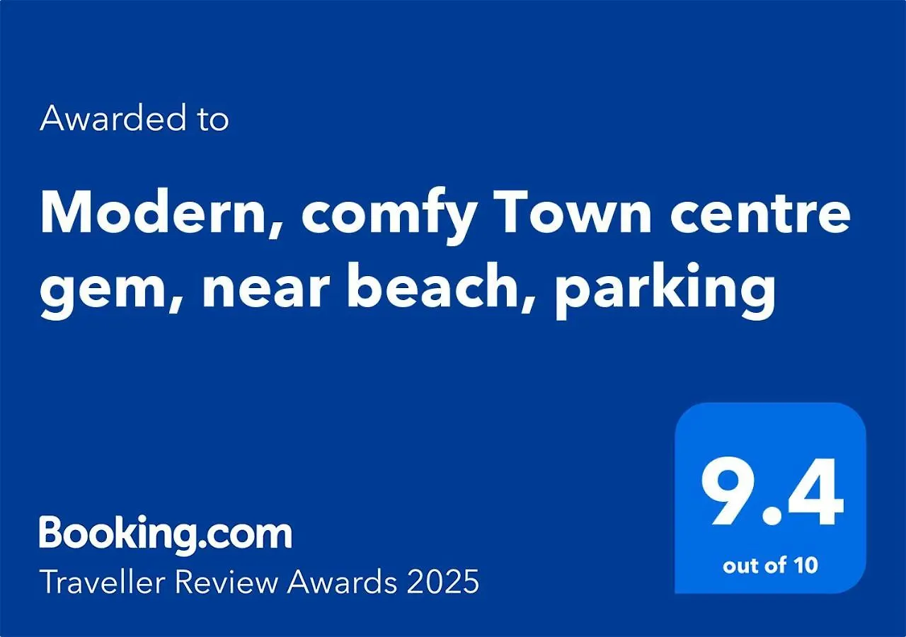 Modern, Comfy Town Centre Gem, Near Beach, Parking Bournemouth Apartment